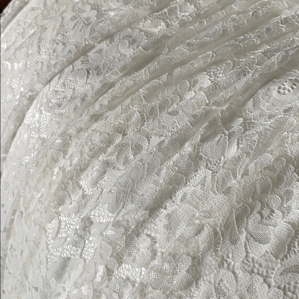 NWT stunning wedding dress in ivory - Picture 4 of 9
